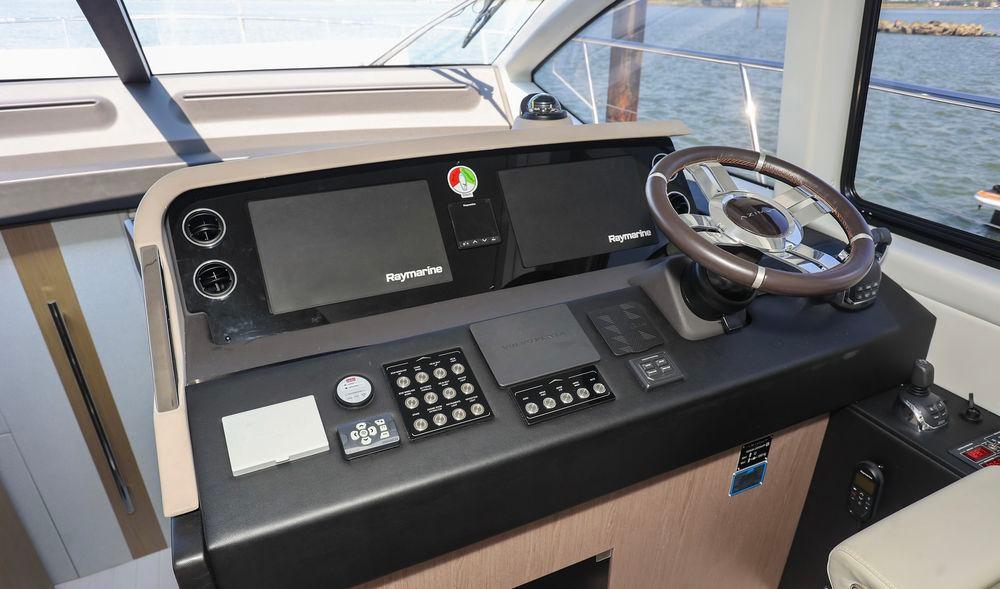 53' 2023 Azimut Fly 50