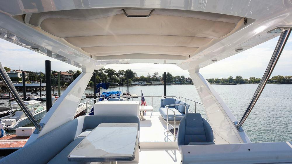 53' 2023 Azimut Fly 50