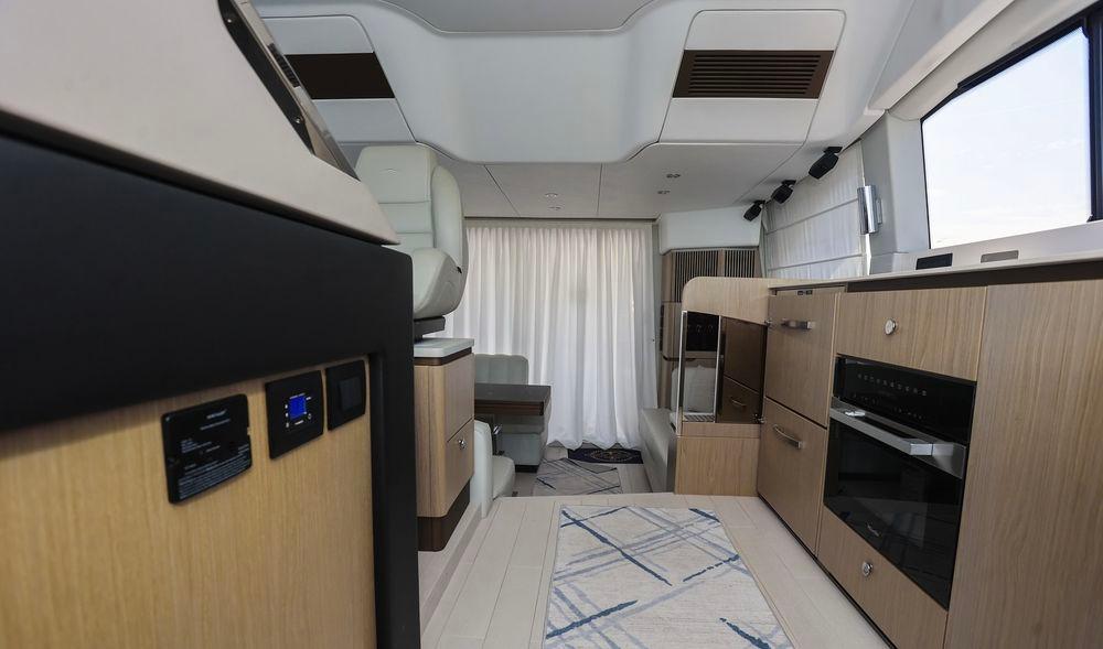 53' 2023 Azimut Fly 50