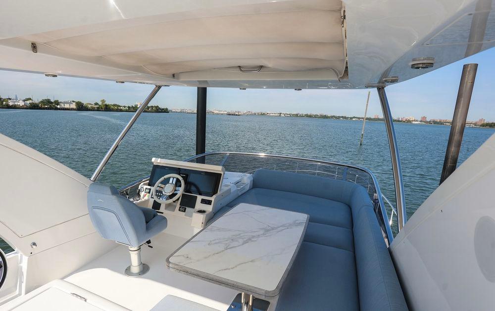 53' 2023 Azimut Fly 50