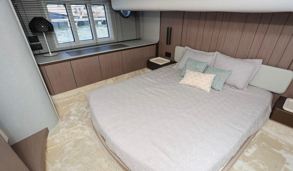 53' 2023 Azimut Fly 50