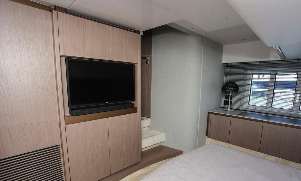 53' 2023 Azimut Fly 50