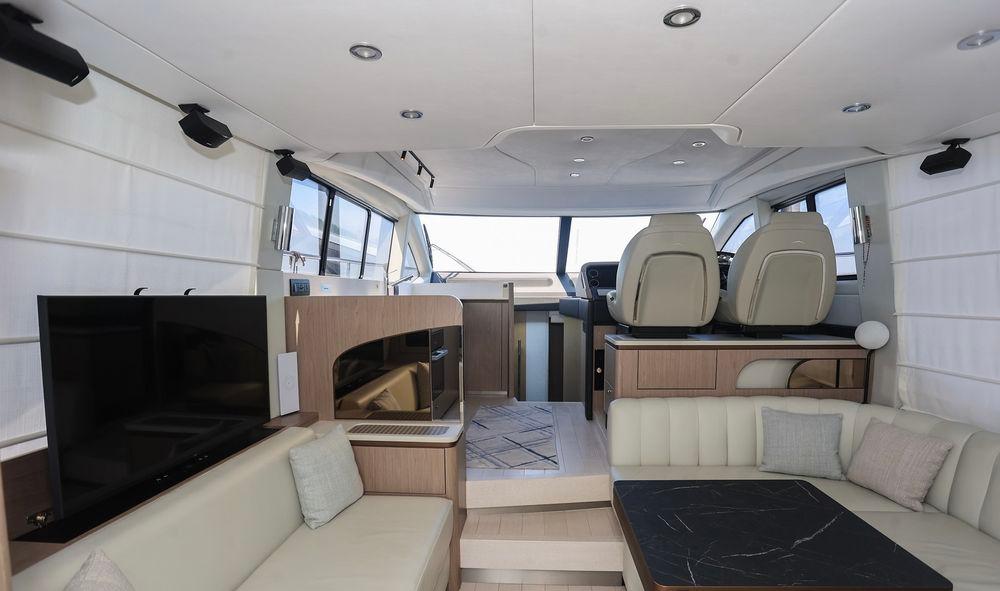 53' 2023 Azimut Fly 50