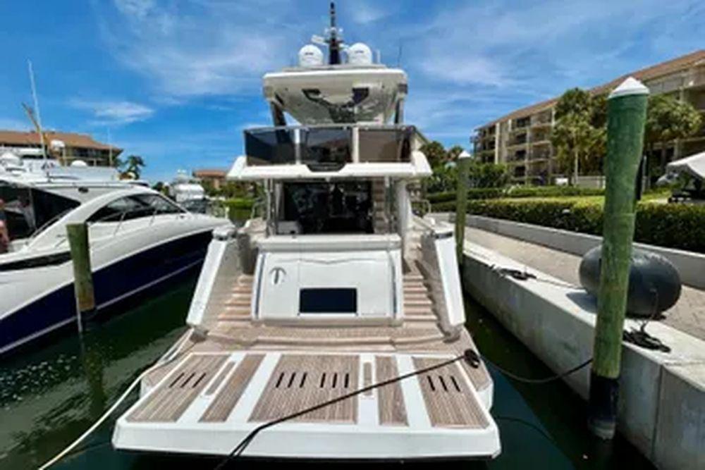 66' 2024 Aicon Vivere