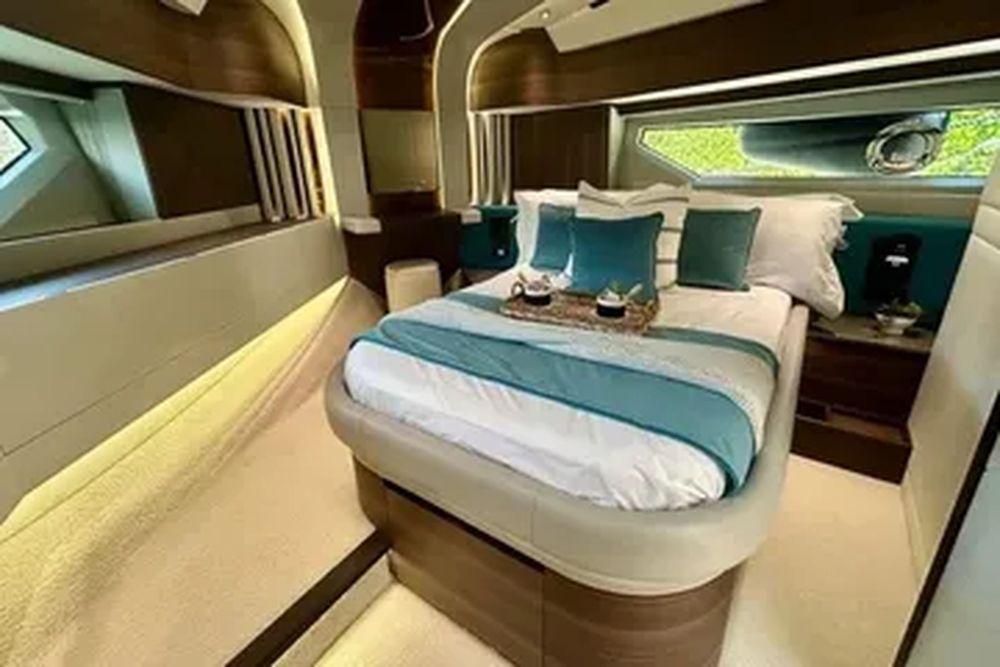 66' 2024 Aicon Vivere