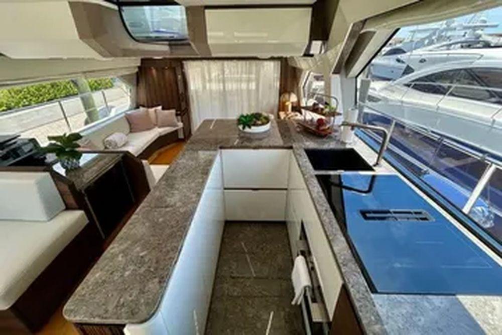66' 2024 Aicon Vivere