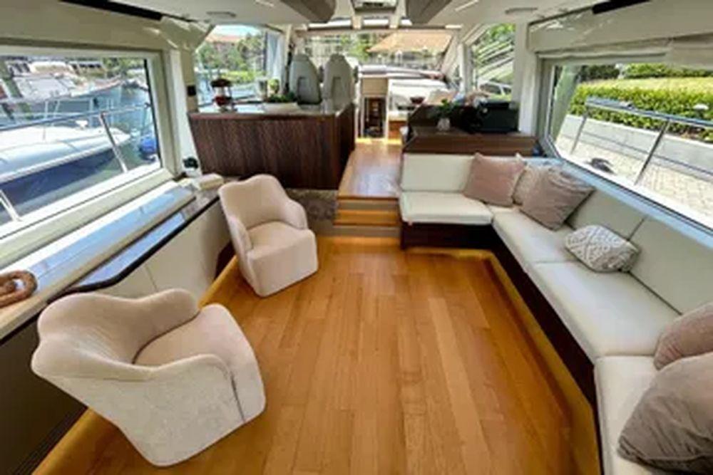 66' 2024 Aicon Vivere