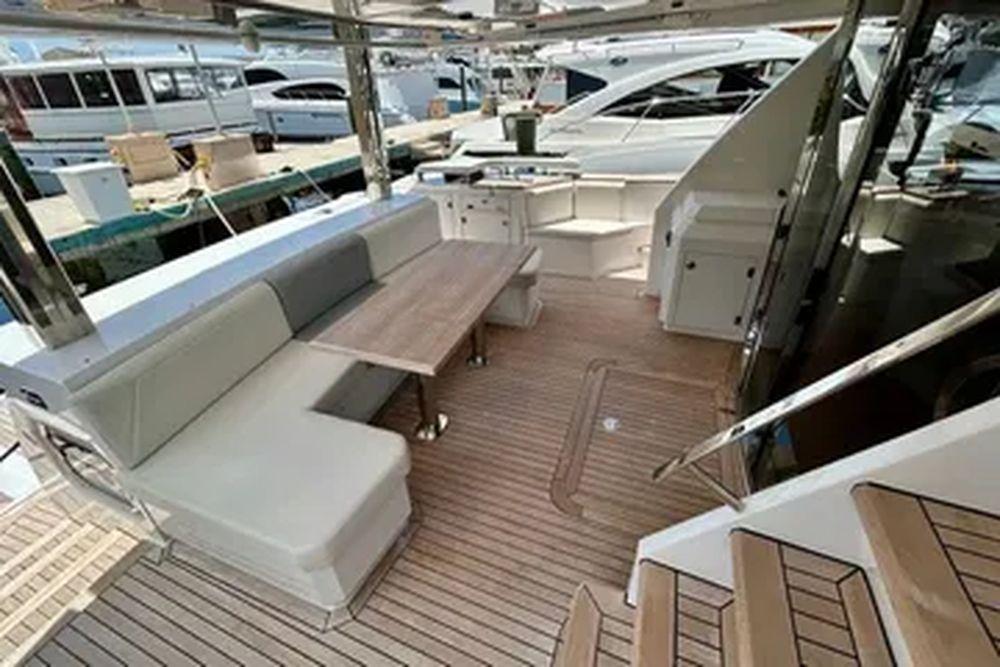 66' 2024 Aicon Vivere