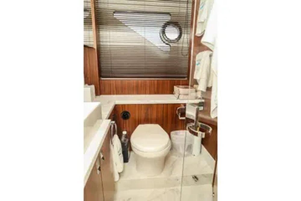 69' 2016 Sunseeker Manhattan 65