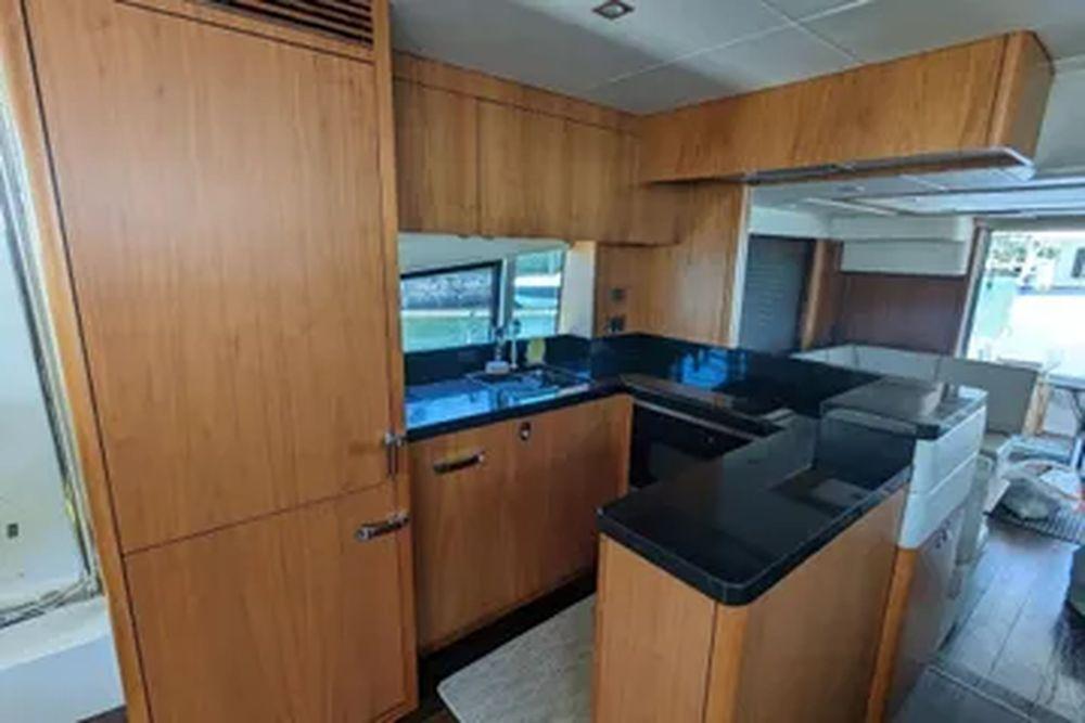 69' 2016 Sunseeker Manhattan 65