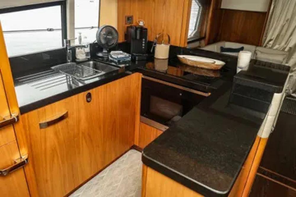69' 2016 Sunseeker Manhattan 65