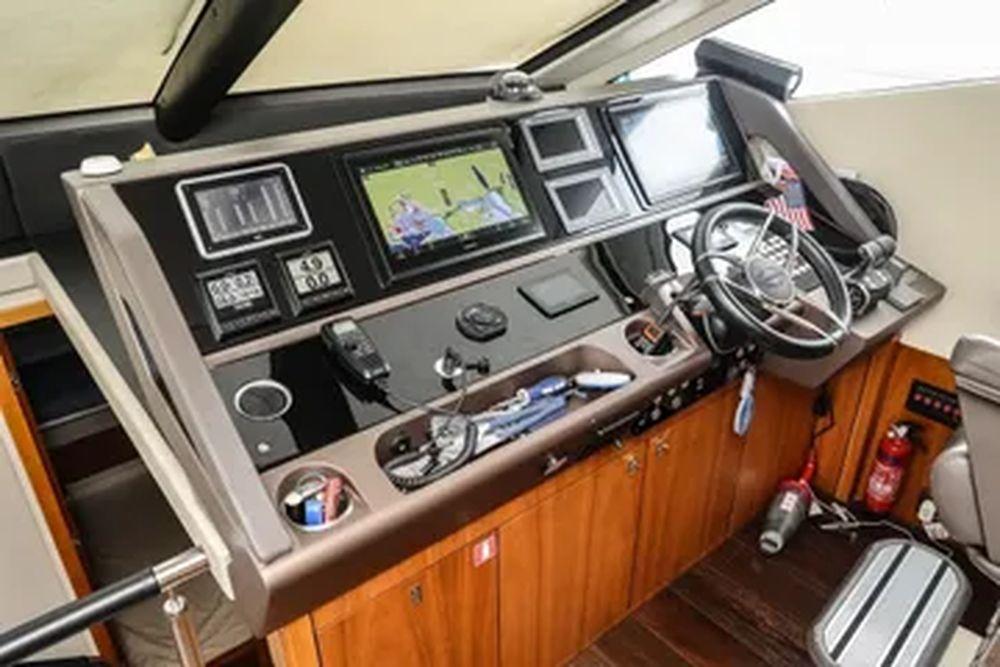 69' 2016 Sunseeker Manhattan 65
