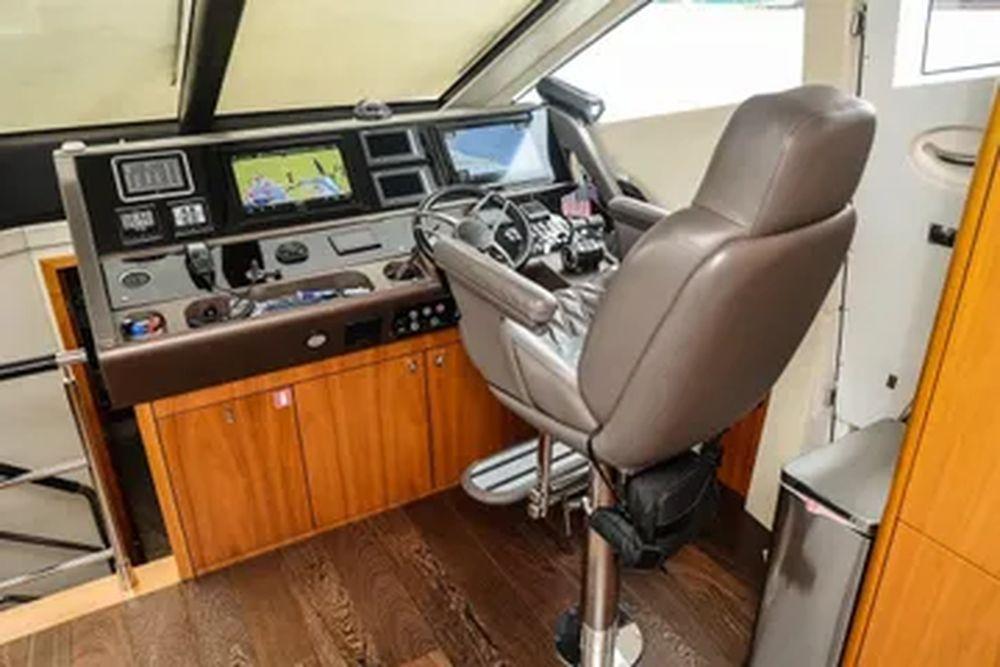 69' 2016 Sunseeker Manhattan 65