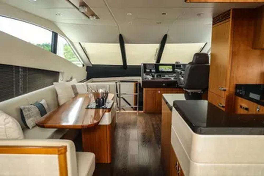 69' 2016 Sunseeker Manhattan 65