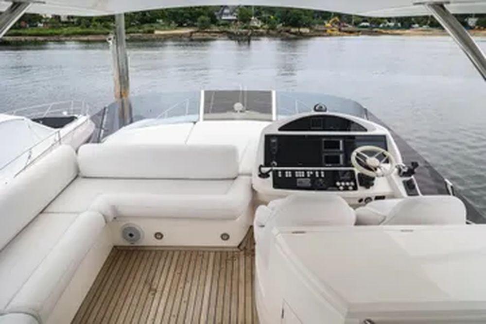 69' 2016 Sunseeker Manhattan 65