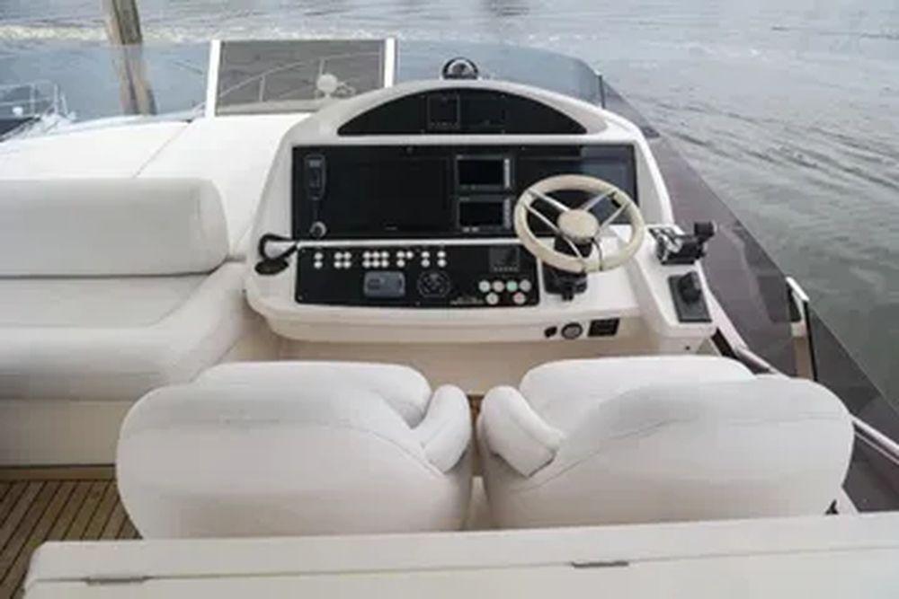 69' 2016 Sunseeker Manhattan 65