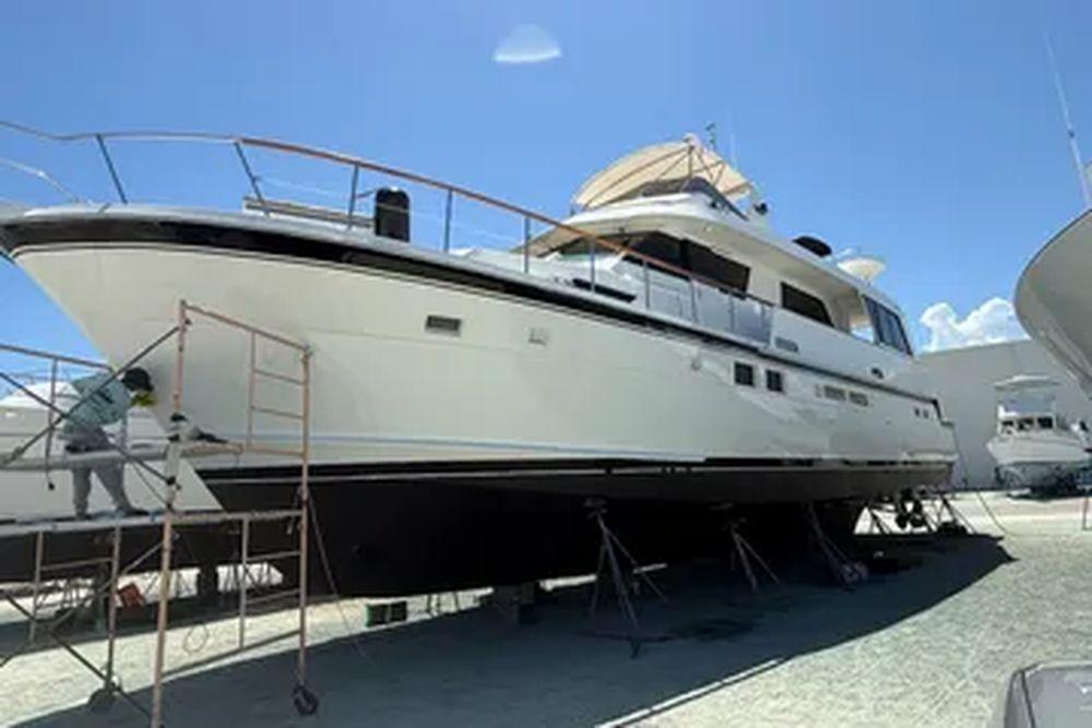 67' 1990 Hatteras 67 Cockpit Motor Yacht