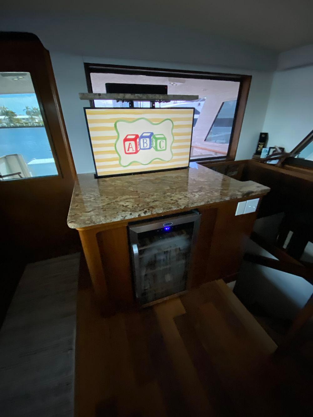 67' 1990 Hatteras 67 Cockpit Motor Yacht
