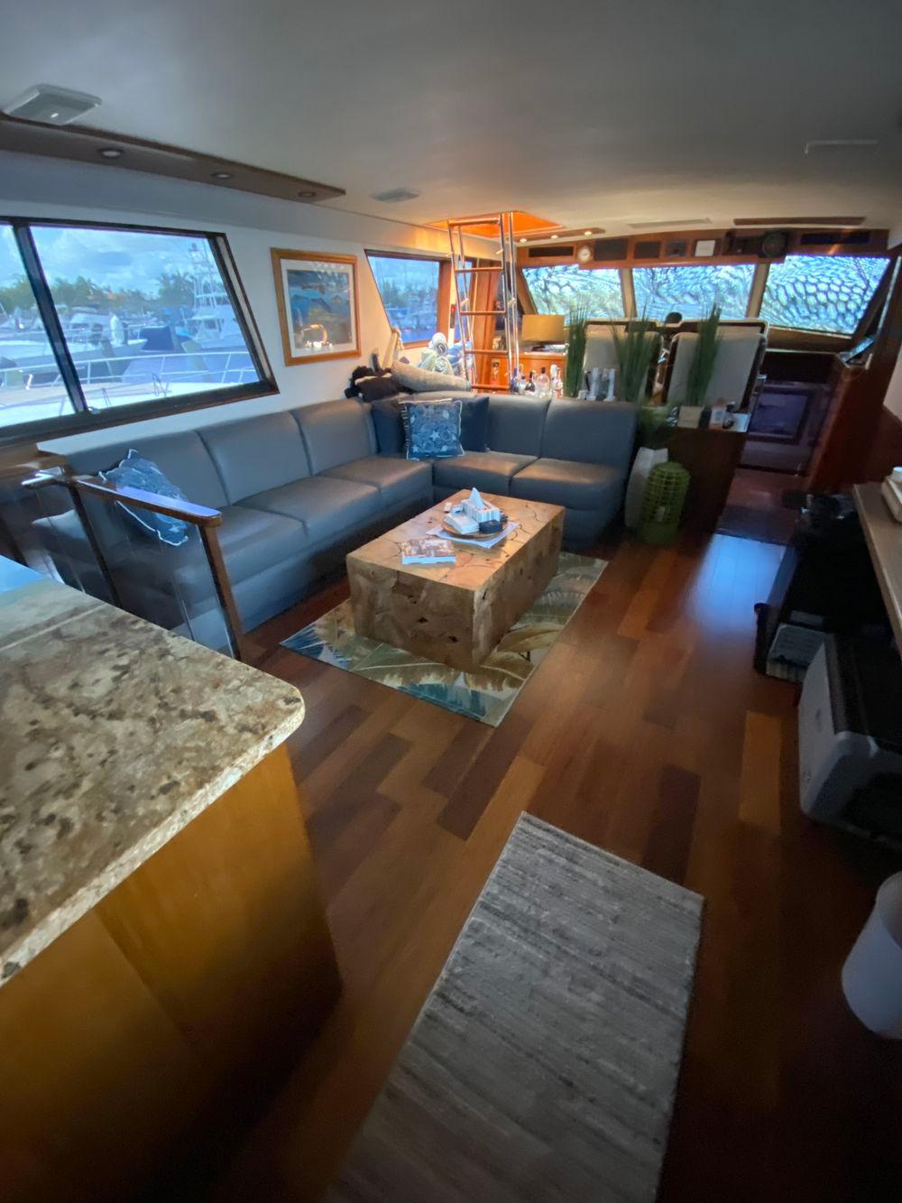 67' 1990 Hatteras 67 Cockpit Motor Yacht