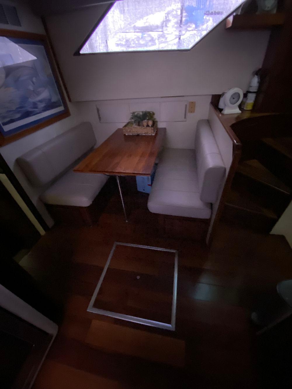 67' 1990 Hatteras 67 Cockpit Motor Yacht
