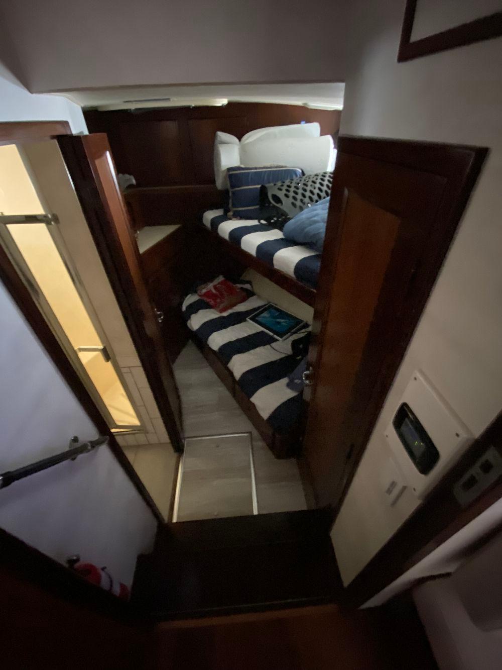 67' 1990 Hatteras 67 Cockpit Motor Yacht