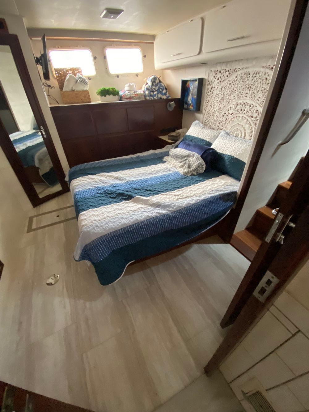 67' 1990 Hatteras 67 Cockpit Motor Yacht