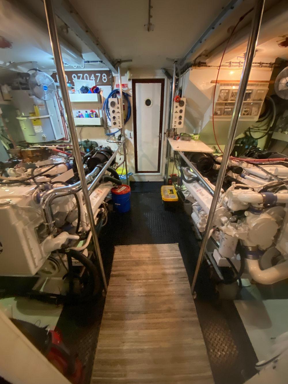 67' 1990 Hatteras 67 Cockpit Motor Yacht