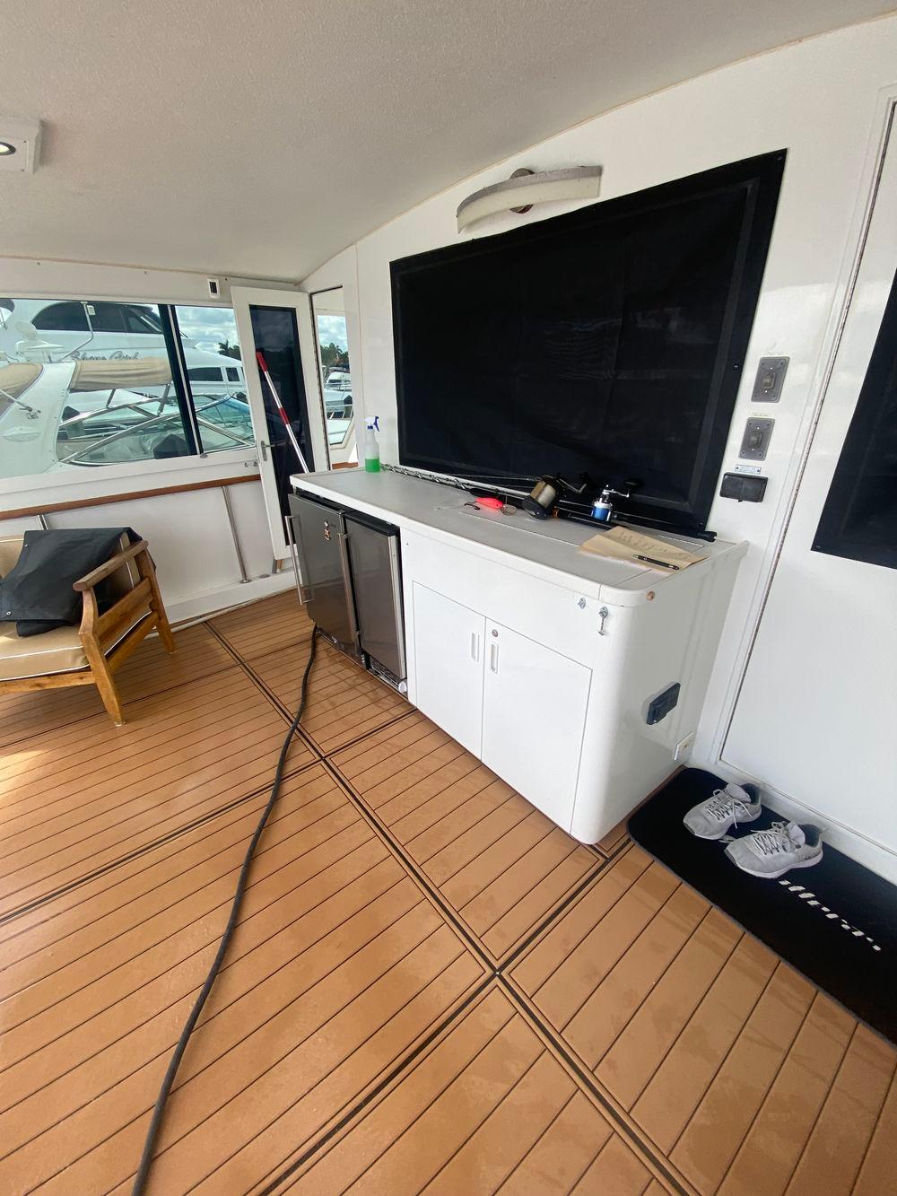 67' 1990 Hatteras 67 Cockpit Motor Yacht