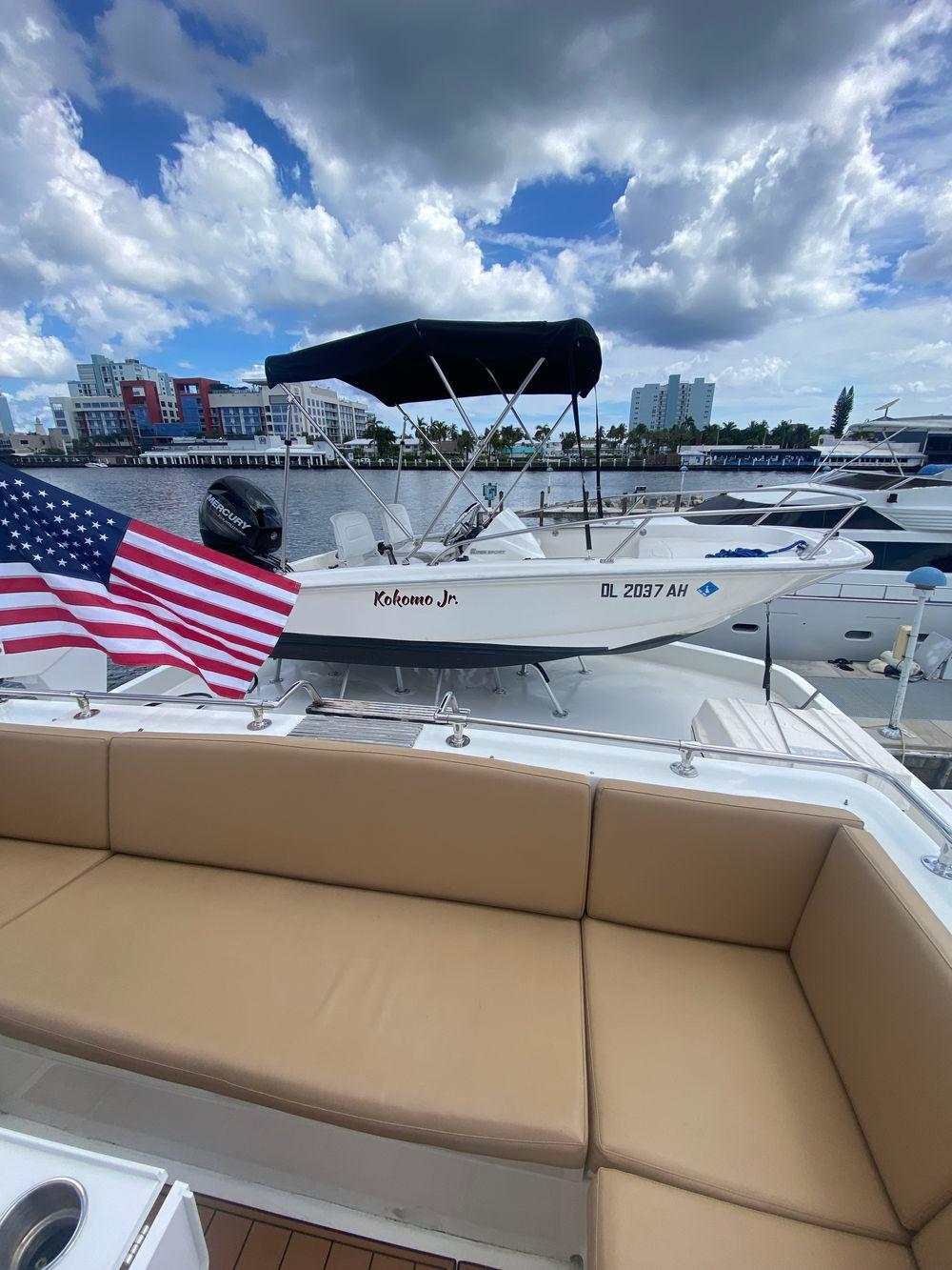 67' 1990 Hatteras 67 Cockpit Motor Yacht