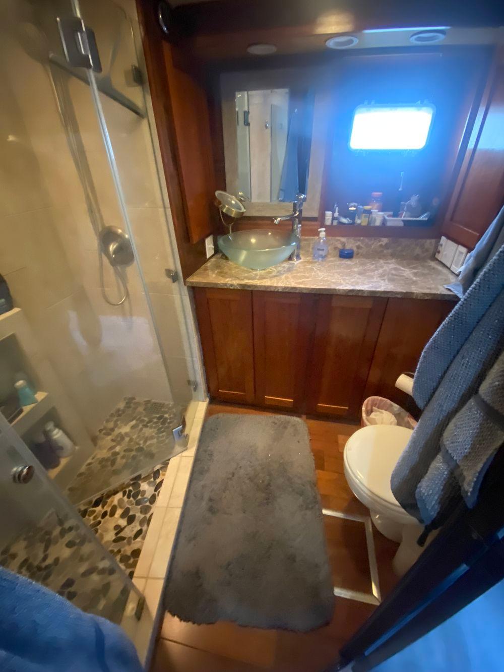 67' 1990 Hatteras 67 Cockpit Motor Yacht