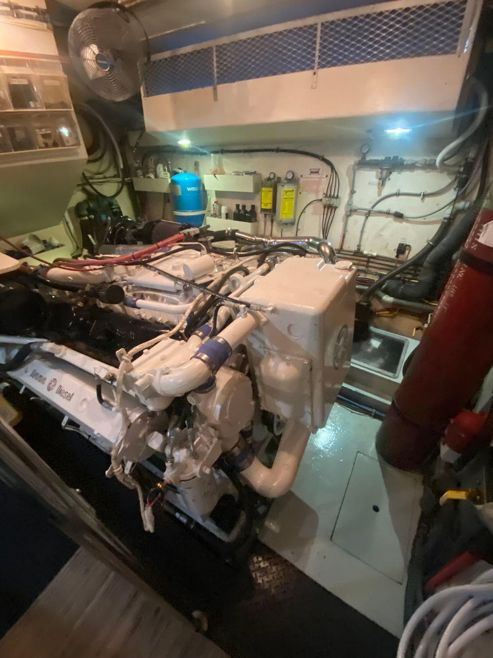 67' 1990 Hatteras 67 Cockpit Motor Yacht