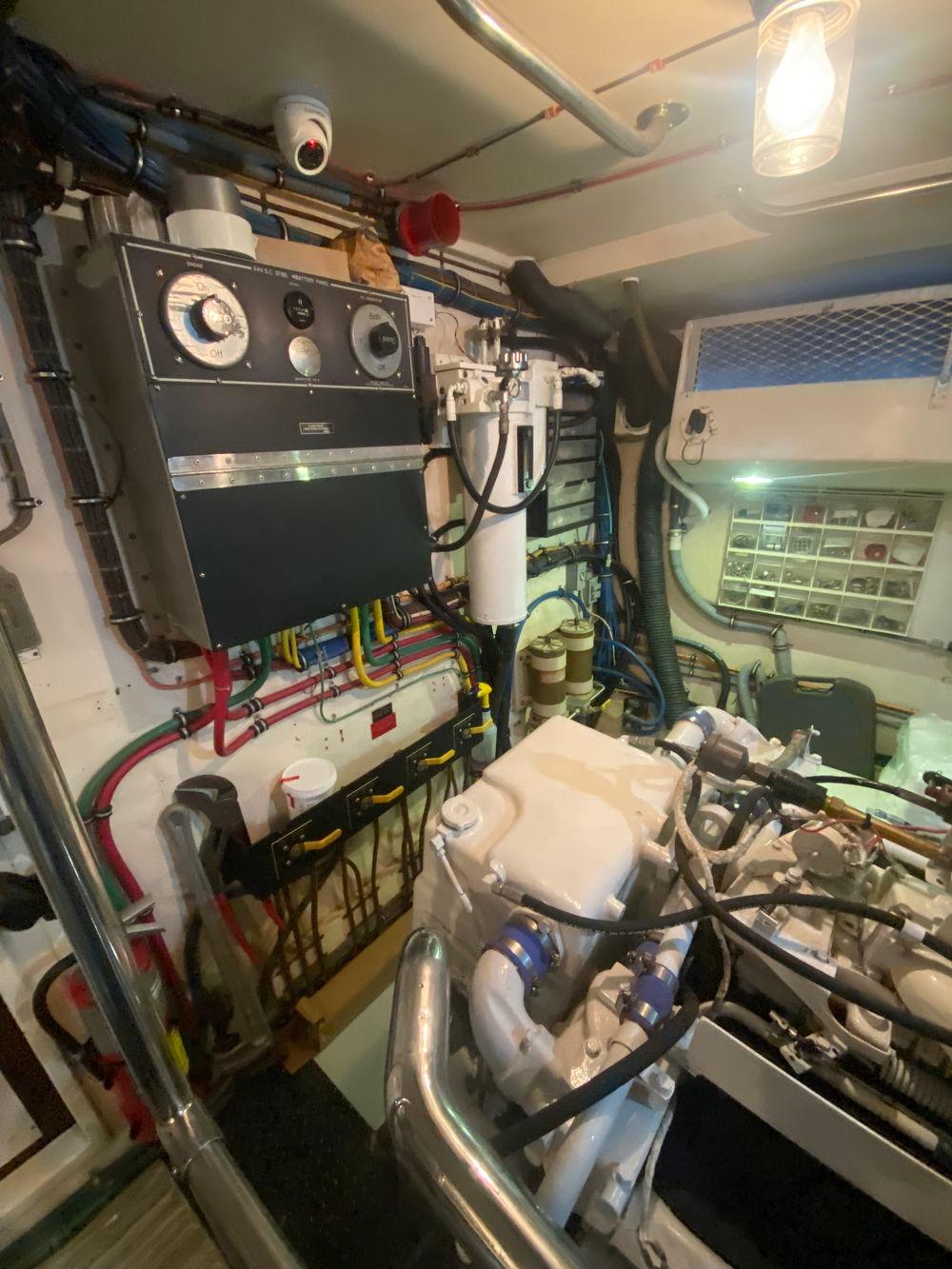 67' 1990 Hatteras 67 Cockpit Motor Yacht