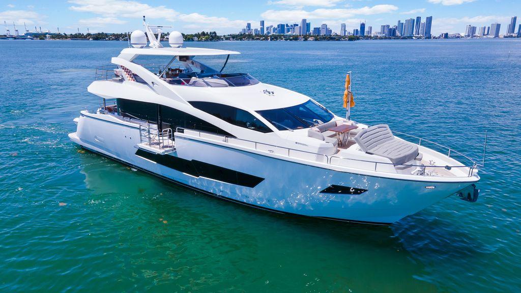 86' 2018 Sunseeker Yacht