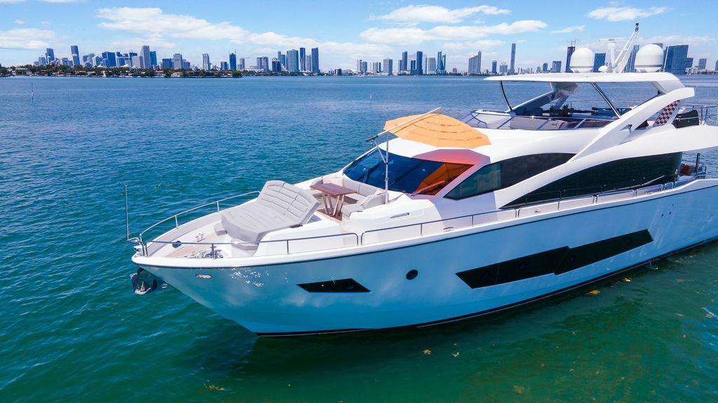 86' 2018 Sunseeker Yacht