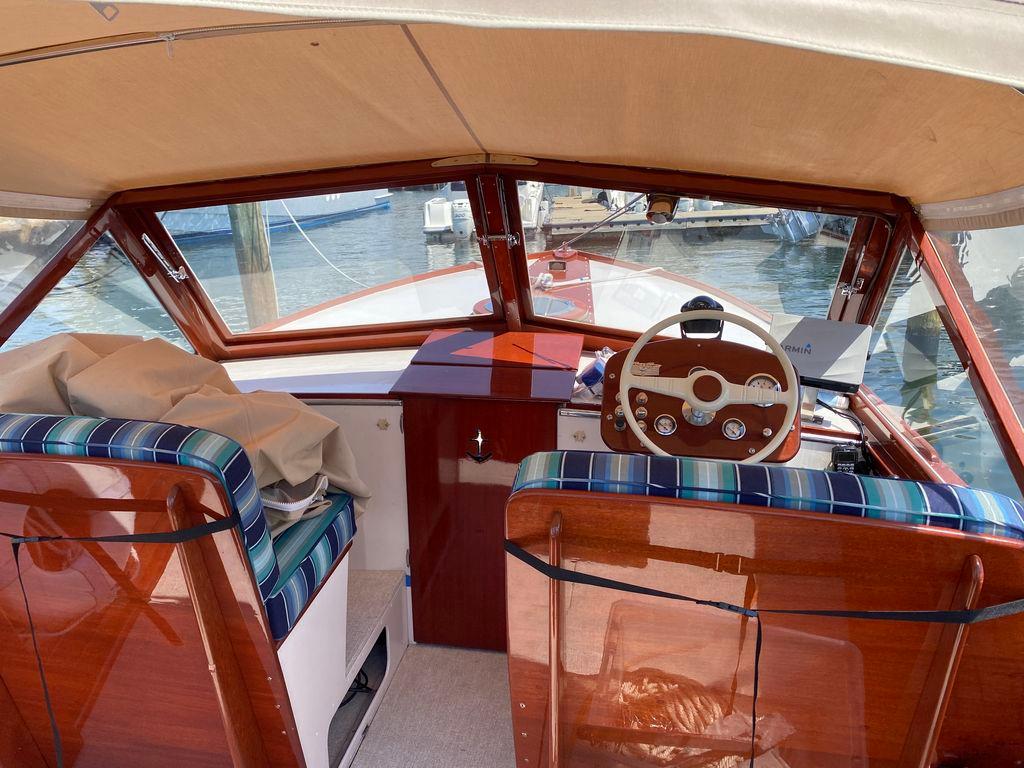 27' 1963 Chris-Craft Open Runabout