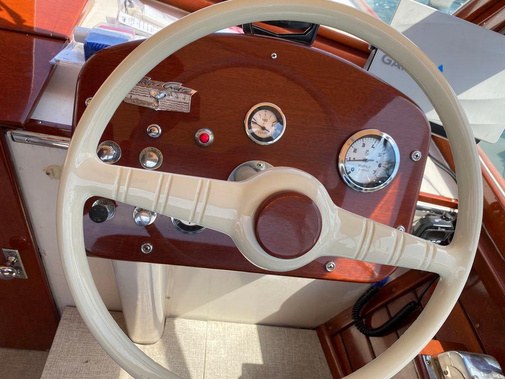 27' 1963 Chris-Craft Open Runabout