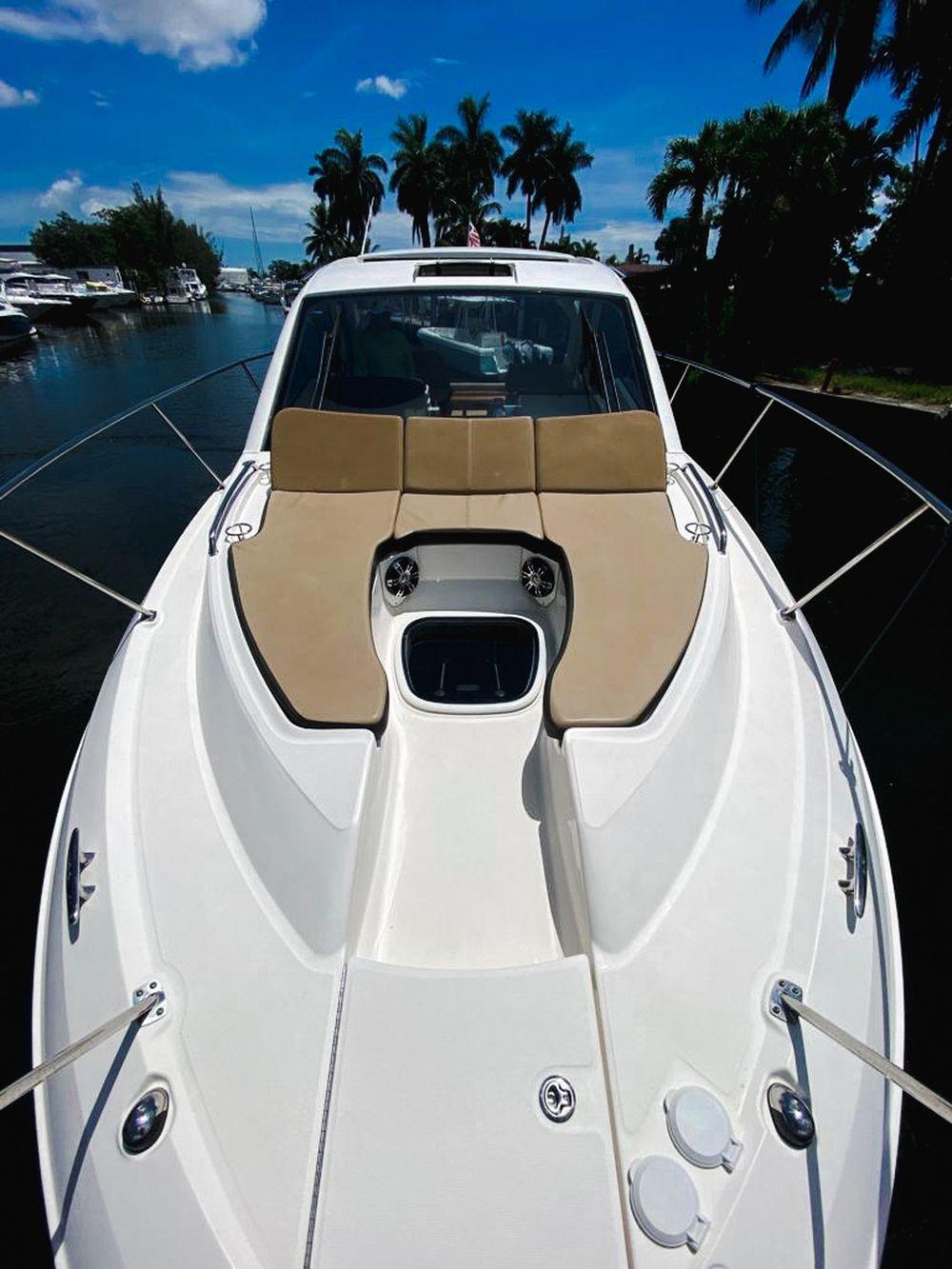 35' 2019 Sea Ray 350 Coupe